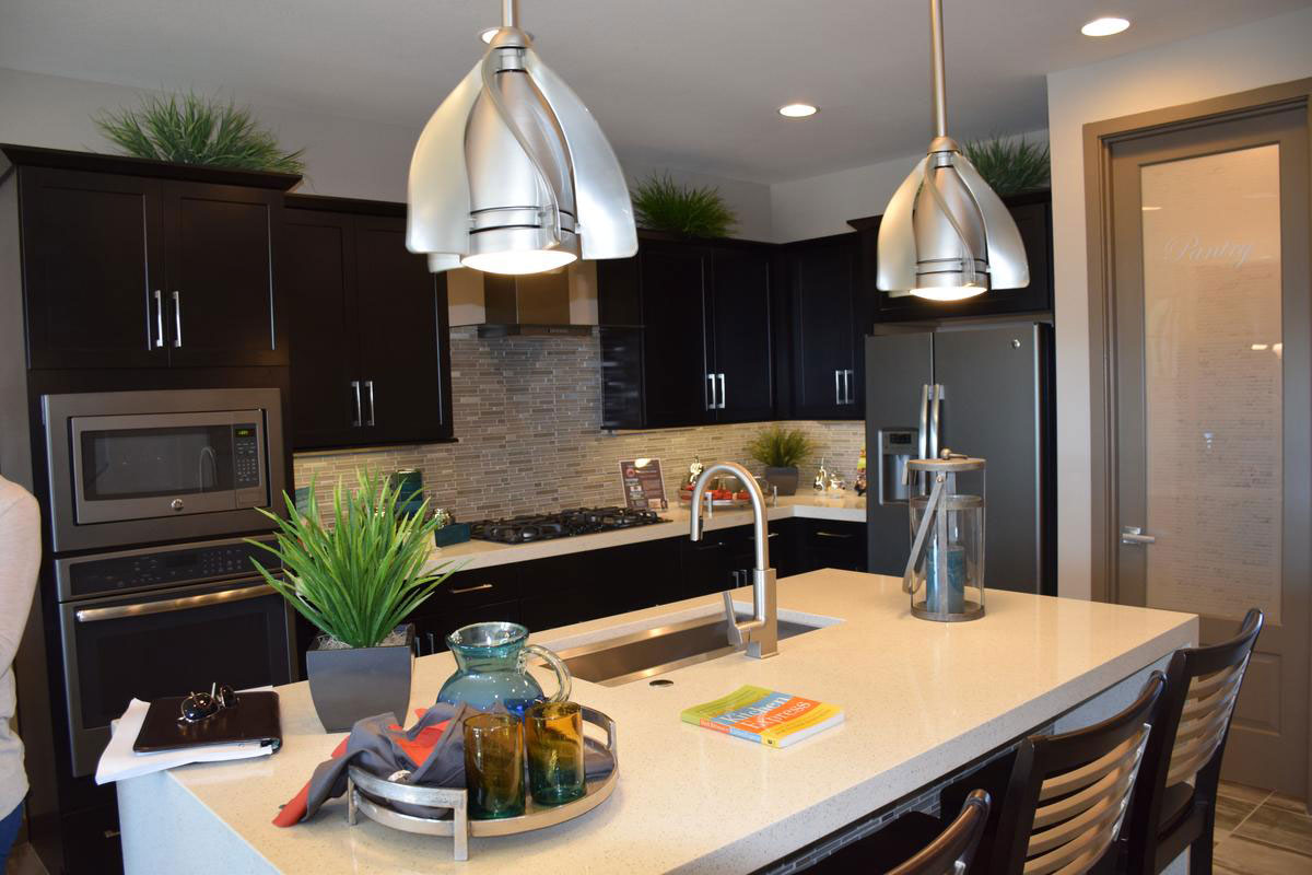 smart-lighting-for-smart-looking-kitchenw