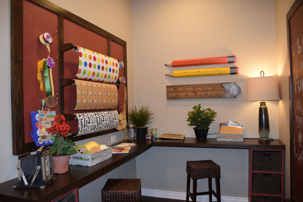 Giftwrap center a model of organization